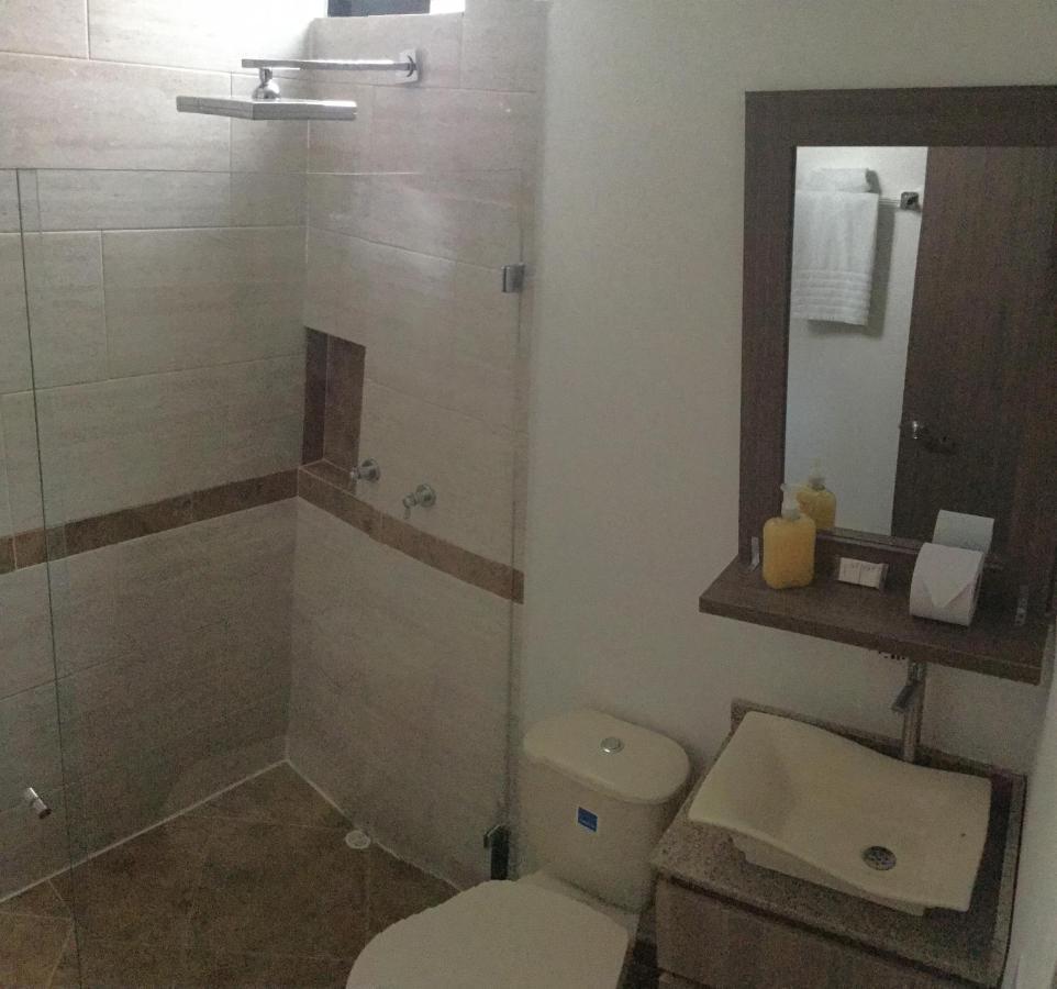 Apartahotel Avanti 메딜린 외부 사진