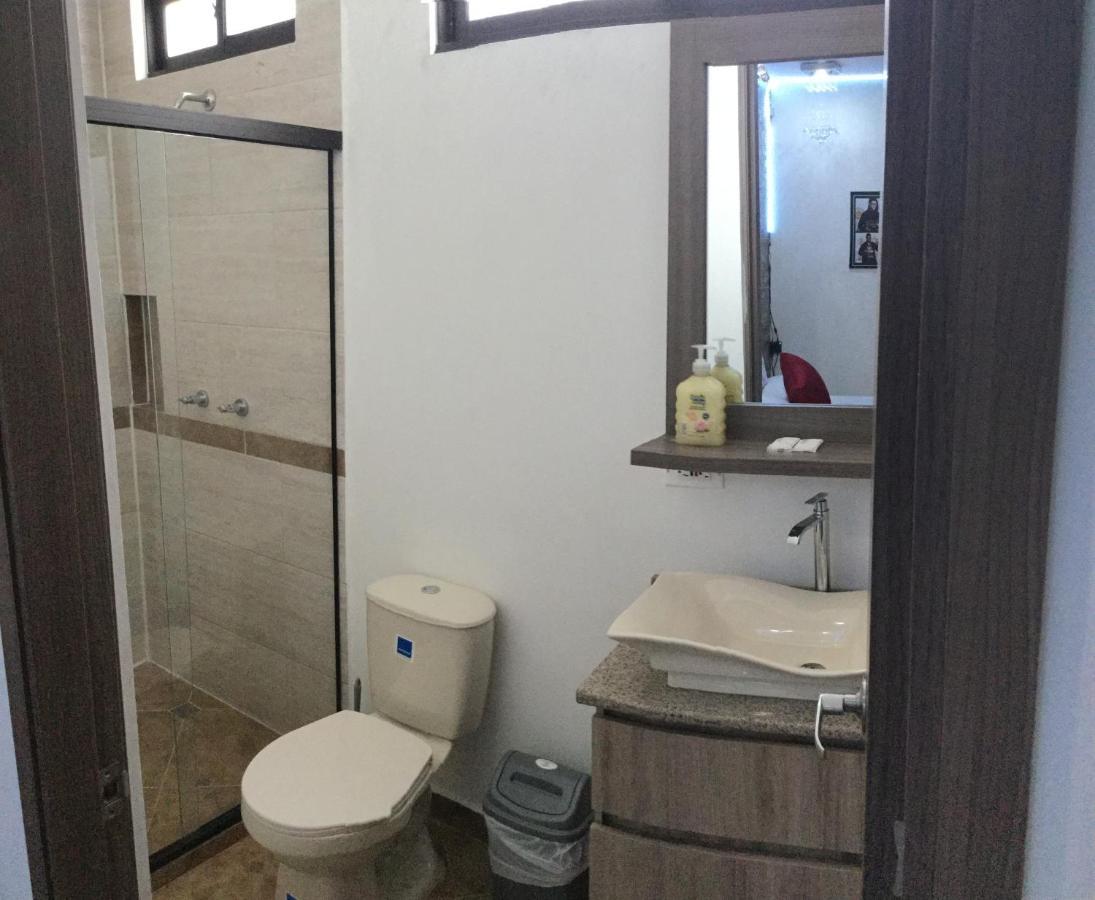 Apartahotel Avanti 메딜린 외부 사진