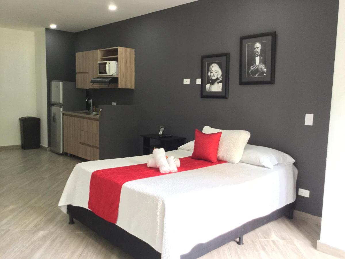 Apartahotel Avanti 메딜린 외부 사진