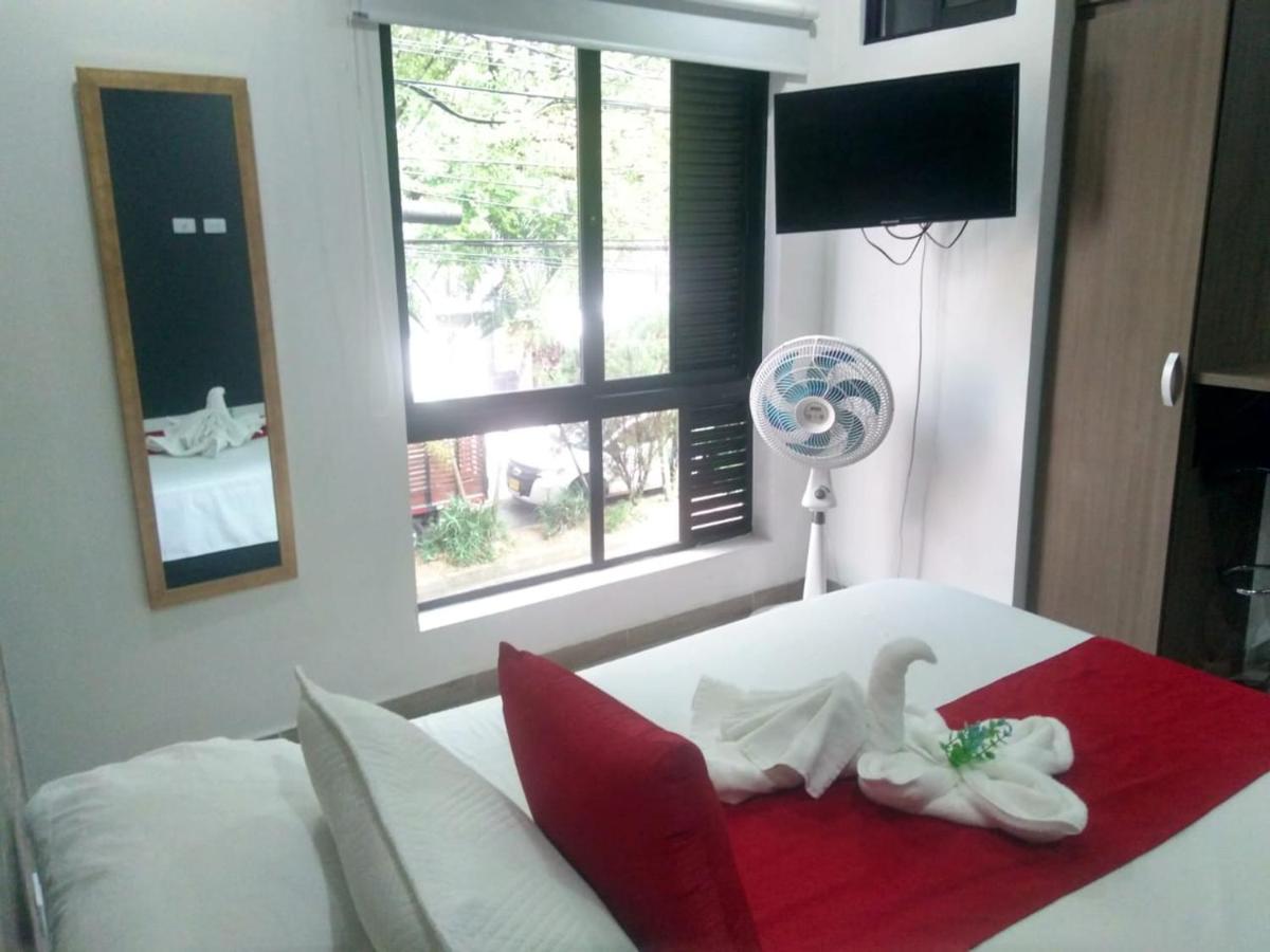 Apartahotel Avanti 메딜린 외부 사진